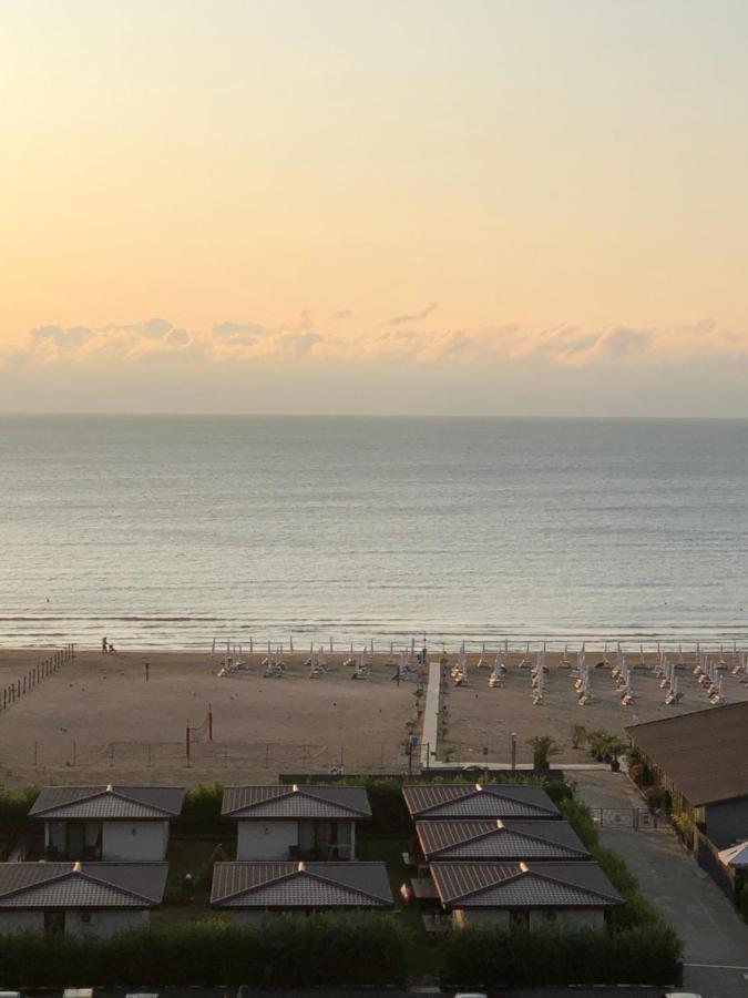 Marina Surf Hotell Năvodari Exteriör bild